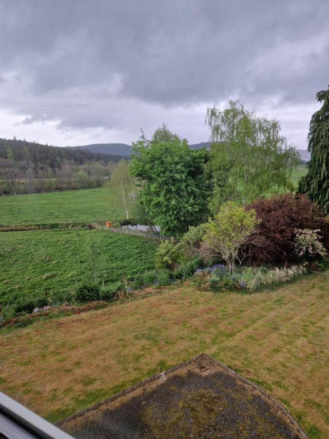 Creag Meggan Acomodação com café da manhã Ballater Exterior foto