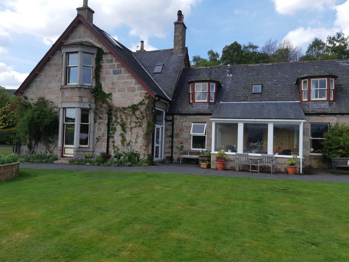Creag Meggan Acomodação com café da manhã Ballater Exterior foto